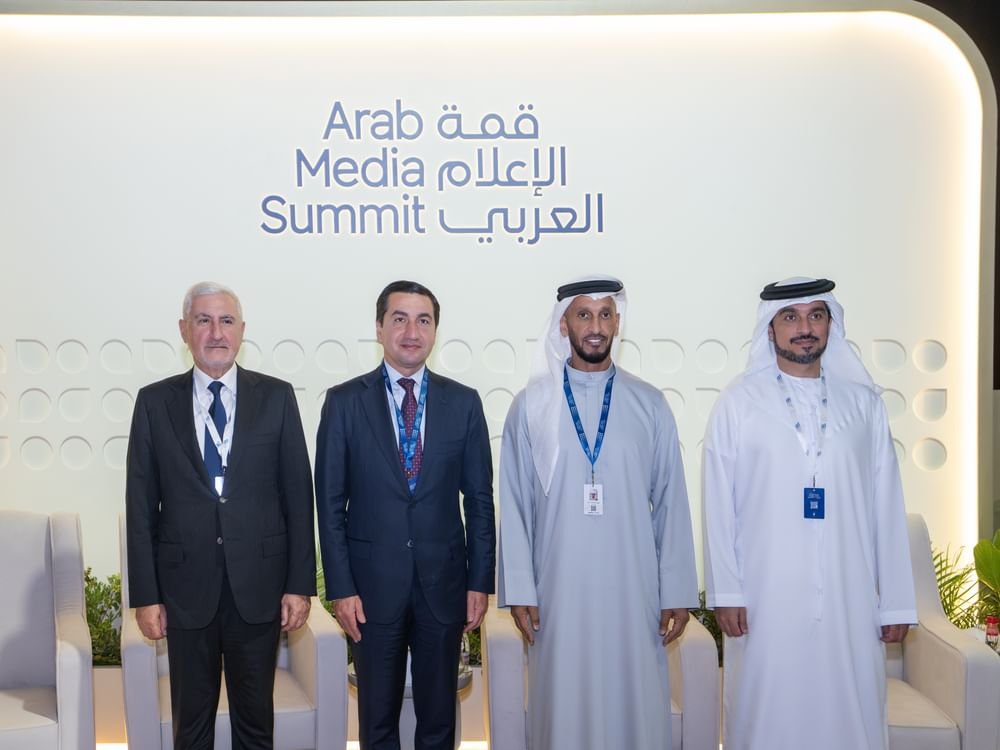 عبدالله آل حامد يلتقي مساعد رئيس جمهورية أذربيجان ومستشار الرئيس الأمريكي للشؤون العربية والأفريقية 1 عبدالله آل حامد يلتقي مساعد رئيس جمهورية أذربيجان ومستشار الرئيس الأمريكي للشؤون العربية والأفريقية