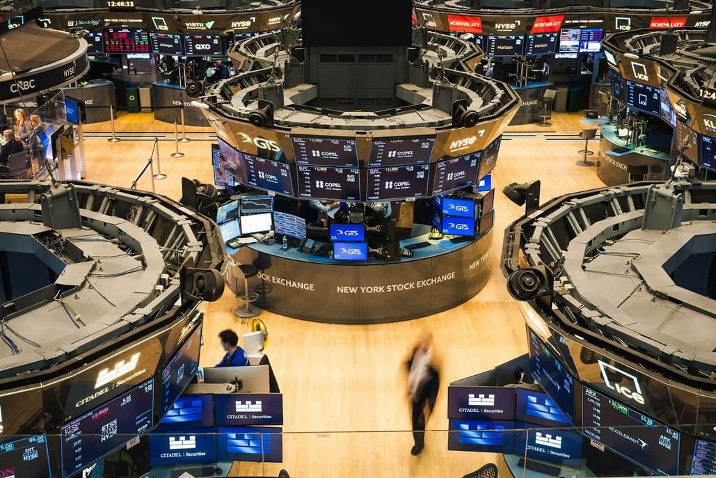 تراجع الأسهم الأمريكية مع ارتفاع عوائد السندات وأسعار النفط 1 الأسهم الأمريكية
