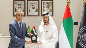 زايد بن حمد آل نهيان والمدير العام للأمن الوطني الموريتاني يبحثان التعاون في مكافحة جرائم المخدرات 2 زايد بن حمد آل نهيان والمدير العام للأمن الوطني الموريتاني يبحثان التعاون في مكافحة جرائم المخدرات