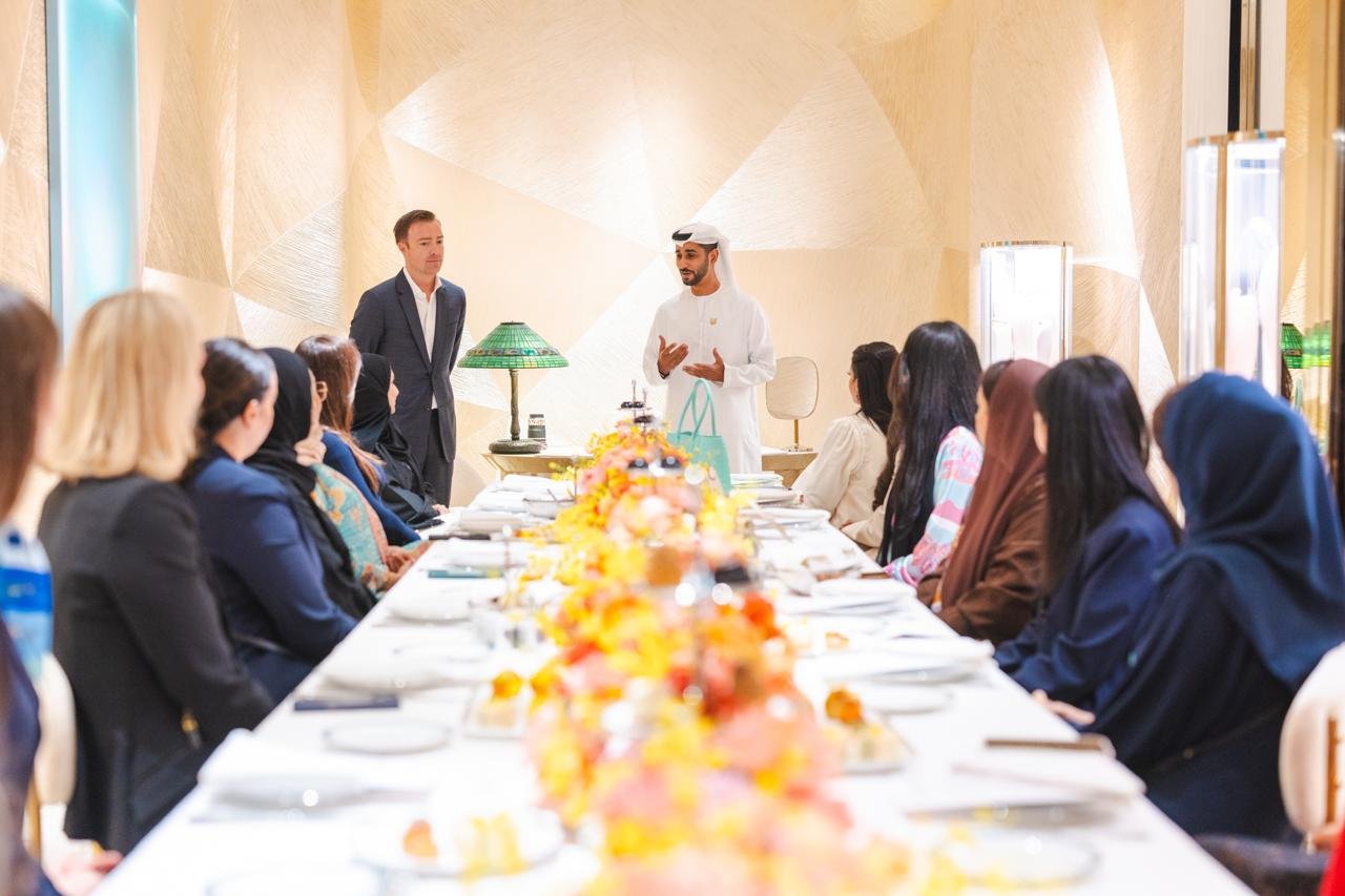 دبي للمساهمات المجتمعية و«تيفاني آند كو» تحتفيان بدور المرأة الإماراتية في العطاء والتنمية 1 دبي