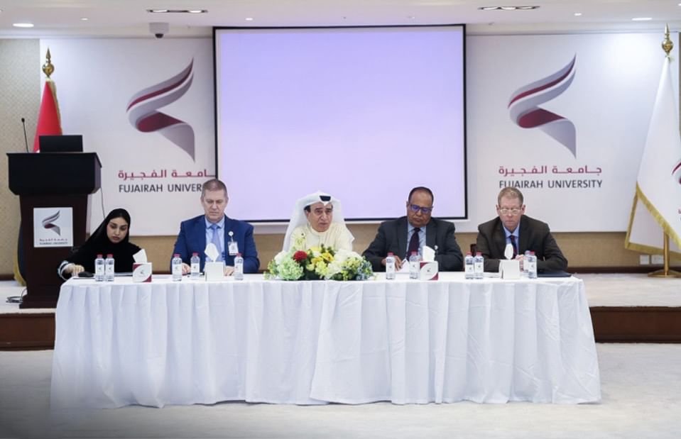 جامعة الفجيرة تبحث تعزيز الجاهزية المؤسسية والامتثال وحوكمة البيانات 1 جامعة الفجيرة تبحث تعزيز الجاهزية المؤسسية والامتثال وحوكمة البيانات