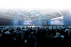 أبوظبي ترسخ مكانتها الرائدة عالمياً مع استضافة أكبر معرض وقمة في مجال الذكاء الاصطناعي