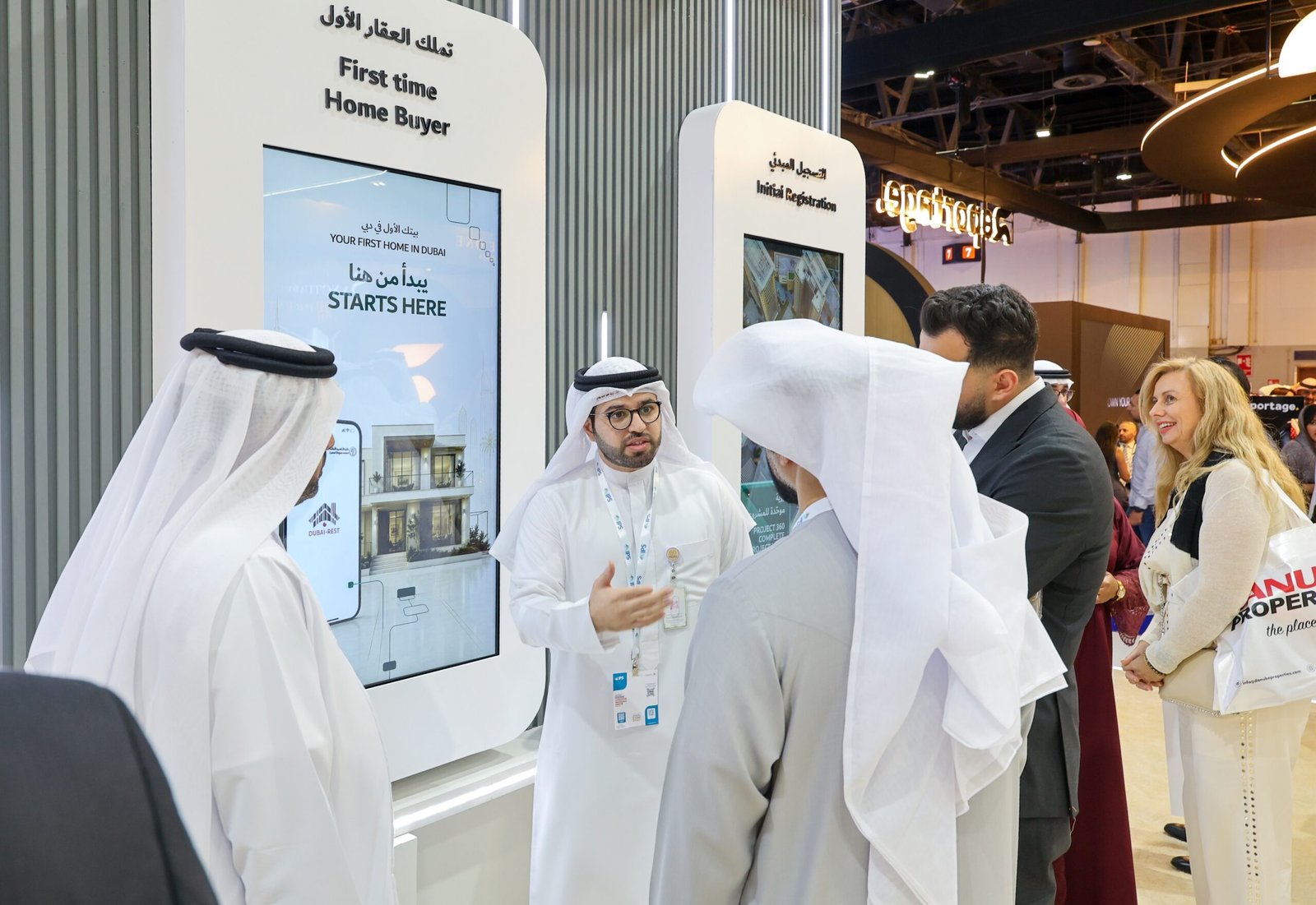 "أراضي دبي" تختتم مشاركتها في معرض العقارات الدولي 2026 برؤية توسّع الاستثمار وتعزز مهنية السوق وتمكّن الكفاءات الوطنية 1 أراضي دبي