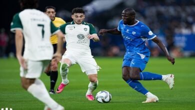 الهلال يحسم الكلاسيكو أمام أهلي جدة بثلاثية بيضاء