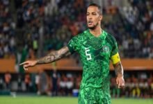قائد نيجيريا السابق يعتنق الإسلام في قطر