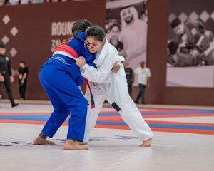 بطولة خالد بن محمد بن زايد للجوجيتسو تصل محطتها الحاسمة مع انطلاق الجولة السابعة 4 بطولة خالد بن محمد بن زايد للجوجيتسو تصل محطتها الحاسمة مع انطلاق الجولة السابعة