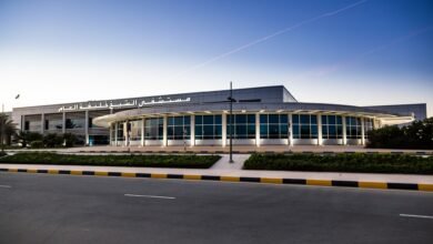 مستشفى الشيخ خليفة العام ينجح في إعادة بناء مفصل الكتف لمريضة تبلغ 67 عاماً