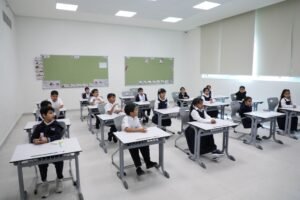 بلدية الحمرية تشارك في حملة العودة للمدارس ببرامج توعوية وإبداعية 3 بلدية الحمرية