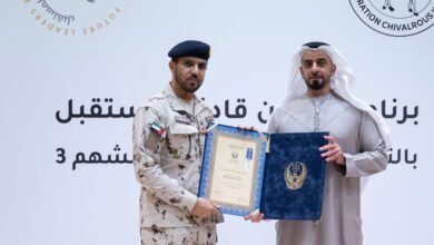كرم فريق العملية تقديراً لجهودهم الإنسانية.. سيف بن زايد: رجال "الفارس الشهم 3" يعملون بصمت وأثرهم يتحدث عنهم 2 كرم فريق العملية تقديراً لجهودهم الإنسانية.. سيف بن زايد: رجال "الفارس الشهم 3" يعملون بصمت وأثرهم يتحدث عنهم