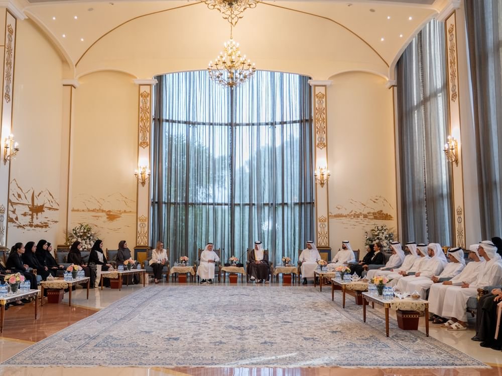 سعود بن صقر يستقبل خريجي ومبتعثي برنامج المنح الدراسية ويؤكد أهمية التعليم في بناء الإنسان ومستقبل الوطن 1 سعود بن صقر يستقبل خريجي ومبتعثي برنامج المنح الدراسية ويؤكد أهمية التعليم في بناء الإنسان ومستقبل الوطن