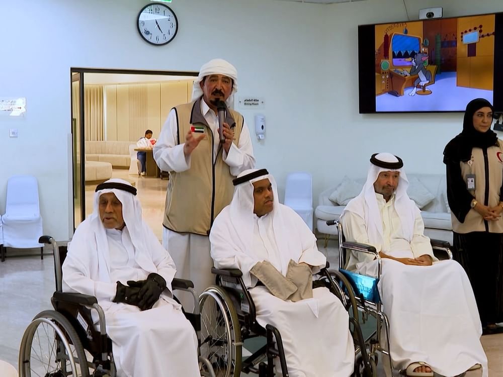الهلال الأحمر ينظم زيارة تطوعية لتعزيز التواصل مع كبار السن بالشارقة 1 الهلال الأحمر ينظم زيارة تطوعية لتعزيز التواصل مع كبار السن بالشارقة