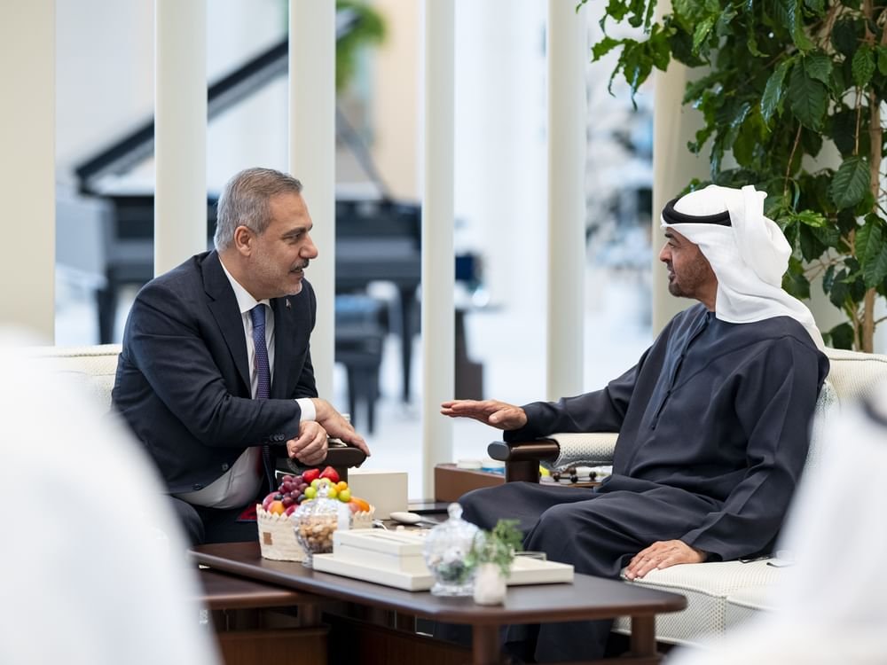 رئيس الدولة يستقبل وزير الخارجية التركي 1 رئيس الدولة يستقبل وزير الخارجية التركي