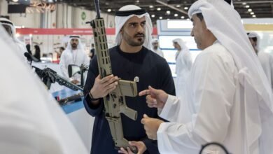 زايد بن محمد بن زايد يشهد جانباً من فعاليات معرض أبوظبي الدولي للصيد والفروسية 2026