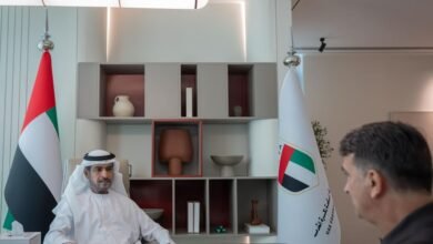 حمدان بن مبارك يلتقي مدرب المنتخب الوطني 4 حمدان بن مبارك يلتقي مدرب المنتخب الوطني