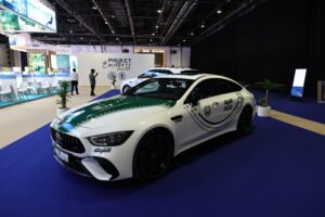 شرطة دبي تواصل تقديم خدماتها لزوار "سوق السفر العربي" لليوم الثاني من المعرض 2 شرطة دبي تواصل تقديم خدماتها لزوار "سوق السفر العربي" لليوم الثاني من المعرض