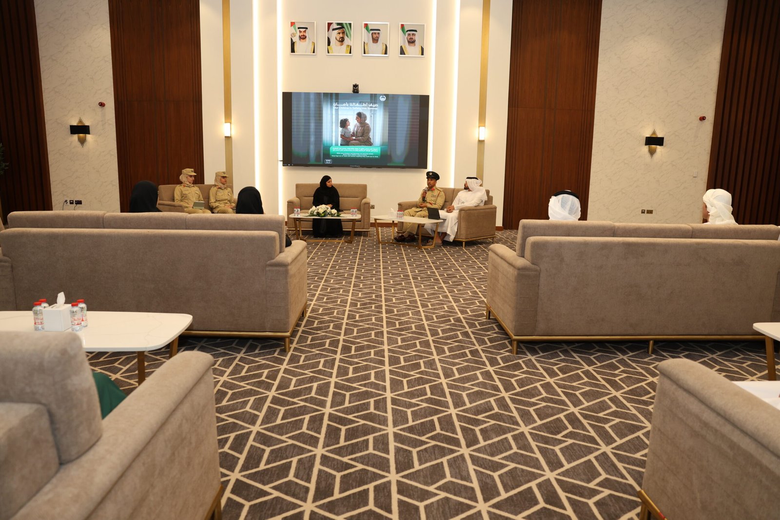 شرطة دبي وهيئة تنمية المجتمع تعززان الوعي بسلامة الأطفال ضمن حملة "صيف أطفالنا بأمان" في مجالس أحياء دبي 1 شرطة دبي