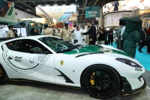 "منصوري فيراري 812" تنضم إلى أسطول دوريات شرطة دبي الفارهة 3 "منصوري فيراري 812" تنضم إلى أسطول دوريات شرطة دبي الفارهة