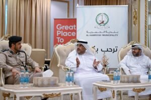 بلدية ومركز شرطة الحمرية يبحثان التنسيق والتكامل في الملفات المشتركة