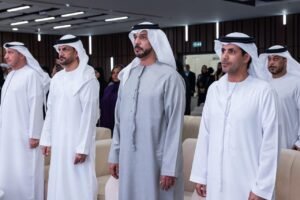 خليفة بن محمد بن خالد يكرّم مبدعي التصوير ويحتفي بإسهاماتهم في توثيق ذاكرة الإمارات 2 خليفة بن محمد بن خالد يكرّم مبدعي التصوير ويحتفي بإسهاماتهم في توثيق ذاكرة الإمارات