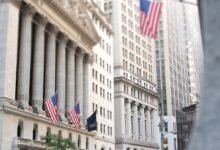 وول ستريت تغلق على تراجع و"داو جونز" يفقد 1.23% 54 وول ستريت
