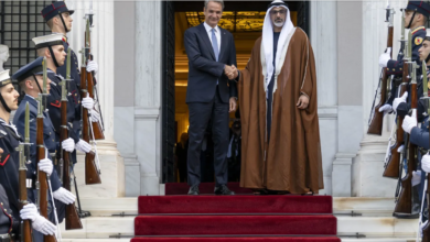 ولي عهد أبوظبي يصل إلى مقر رئاسة الوزراء في العاصمة اليونانية أثينا لبحث سُبل تعزيز الشراكة الاستراتيجية بين البلدين 6 ولي عهد أبوظبي
