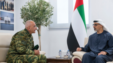 خلال زيارته الرسمية إلى جمهورية اليونان.. ولي عهد أبوظبي يزور مركز التدريب والتأهيل الفني ويلتقي عدداً من الطلبة العسكريين الإماراتيين 2 ولي عهد أبوظبي