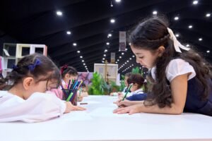 تتويج الفائزين بمزاينة الخلاص في «الظفرة للتمور» 5 تتويج الفائزين بمزاينة الخلاص في «الظفرة للتمور»