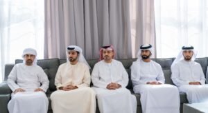 عمار بن حميد يقدم واجب العزاء في وفاة فاطمة سعد المهري