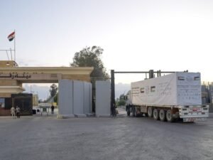 ضمن عملية "الفارس الشهم 3".. دخول 5 قوافل مساعدات إماراتية إلى قطاع غزة تحمل 617 طنا من المساعدات الإنسانية