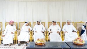 خالد بن سعود يعزي في وفاة والدة المستشار حسن الحبسي