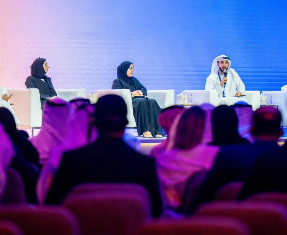 بتنظيم من كلية الإمارات للتطوير التربوي الدورة الرابعة من ملتقى "التعليم أولاً" تعزِّز الحوار والتكامل في مسيرة تطوير التعليم 1 الإمارات للتطوير التربوي