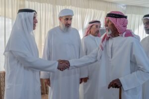 سعود بن صقر يعزي في وفاة إبراهيم حميد بن هاشل الطنيجي