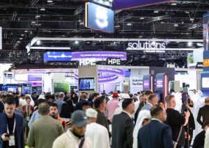 قمة أبوظبي للذكاء الاصطناعي 2026: قادة العالم يرسمون ملامح مستقبل الروبوتات وتطوير الكفاءات