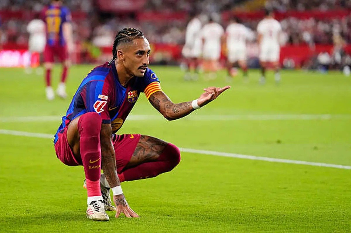 رافينيا يعود سرًا إلى برشلونة بعد إصابته 1 رافينيا يعود سرًا إلى برشلونة بعد إصابته