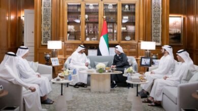 حمدان بن زايد يطلع على جهود الهلال الأحمر ومبادراتها الإنسانية