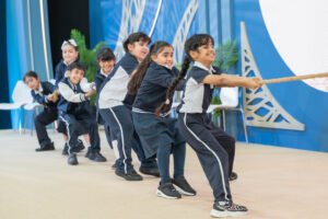 تتويج الفائزين بمزاينة "الزاملي" في سادس أيام مهرجان الظفرة للتمور