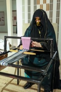 انطلاق النسخة الثانية عشرة من مهرجان الحرف والصناعات التقليدية في العين 2 انطلاق النسخة الثانية عشرة من مهرجان الحرف والصناعات التقليدية في العين