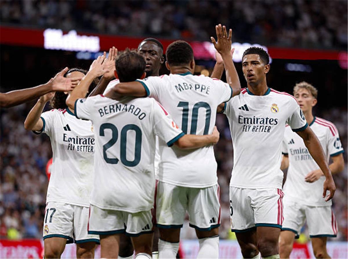 أزمة دفاعية تؤرق ريال مدريد أمام فياريال 1 أزمة دفاعية