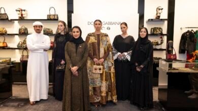 مصممة الأزياء الإماراتية الشابة ميثاء الأنصاري تفوز بجائزة التصميم من دولتشي آند غابانا ومجموعة أبوظبي للثقافة والفنون لعام 2025 2 مصممة الأزياء الإماراتية
