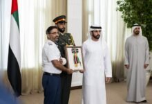 رئيس الدولة يمنح طاقم طائرة "فلاي دبي" وسام زايد الثاني..وحمدان بن محمد بن راشد يقلد الأوسمة