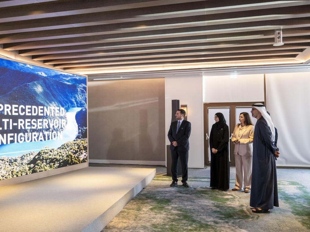 ولي عهد أبوظبي يطَّلع على عدد من المشاريع والاستثمارات الإماراتية الاستراتيجية في جمهورية اليونان 1 ولي عهد أبوظبي يطَّلع على عدد من المشاريع والاستثمارات الإماراتية الاستراتيجية في جمهورية اليونان