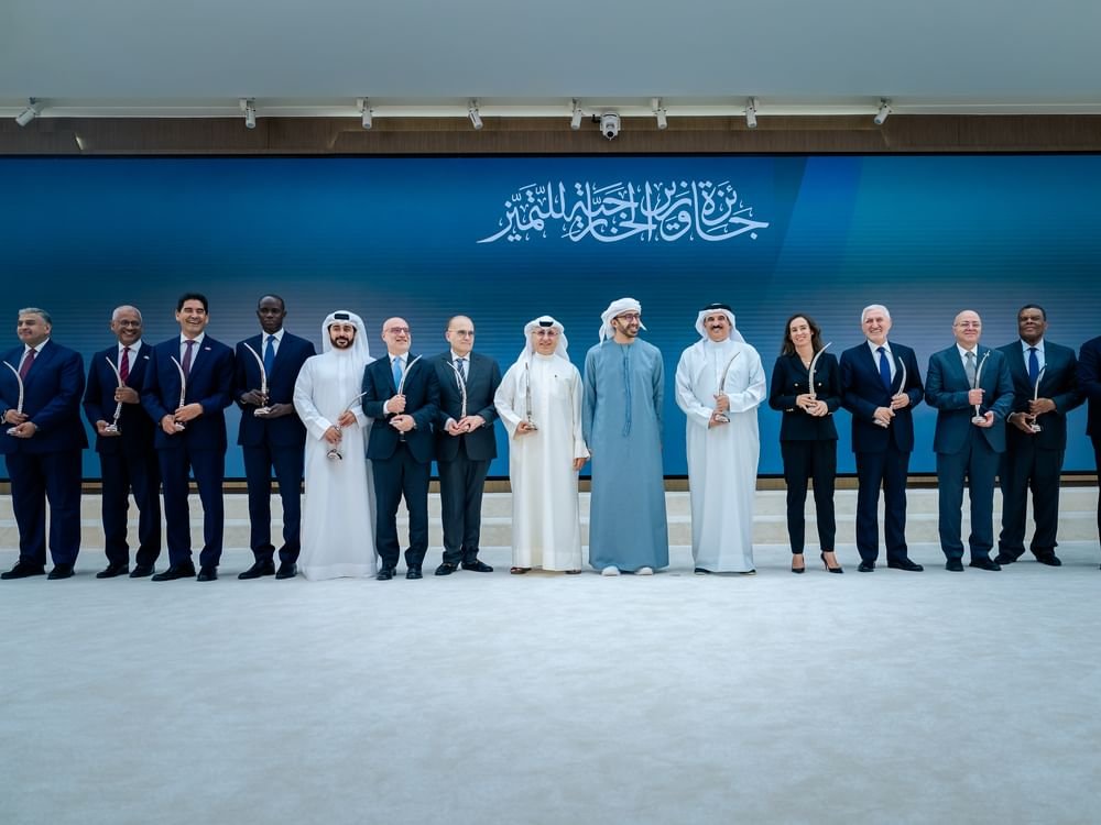 عبد الله بن زايد يشهد إطلاق استراتيجية وزارة الخارجية 2027 - 2029 ويكرم الفائزين بجائزة وزير الخارجية للتميز بدورتها السادسة 1 عبد الله بن زايد يشهد إطلاق استراتيجية وزارة الخارجية 2027 - 2029 ويكرم الفائزين بجائزة وزير الخارجية للتميز بدورتها السادسة