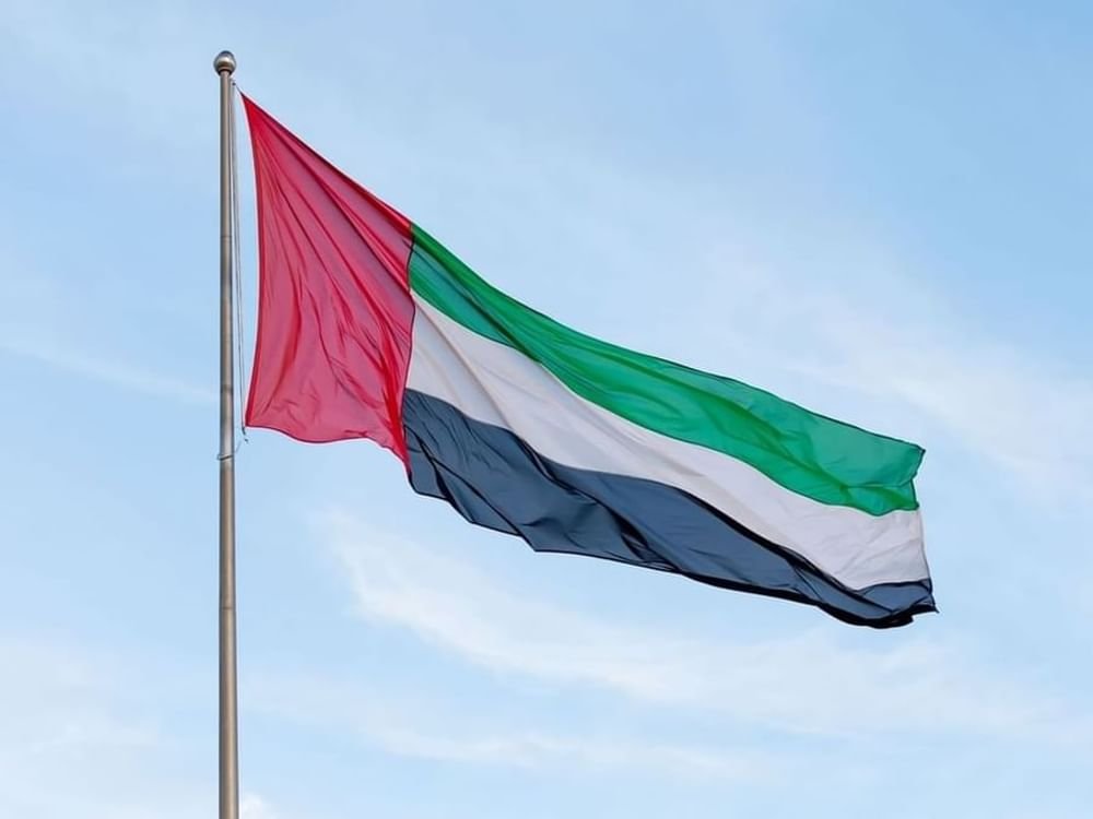 حكام الإمارات يعزون خادم الحرمين في استشهاد ضابطين إثر تحطم طائرة عمودية استطلاعية 1 حكام الإمارات يعزون خادم الحرمين في استشهاد ضابطين إثر تحطم طائرة عمودية استطلاعية