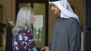 رئيس الدولة يستقبل السيناتور جوني إيرنست 3 رئيس الدولة يستقبل السيناتور جوني إيرنست