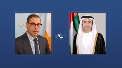 عبدالله بن زايد ووزير خارجية قبرص يبحثان هاتفياً العلاقات الاستراتيجية والمستجدات الإقليمية