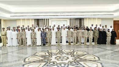 صقر غباش يستقبل وفدا من منتسبي كلية الدفاع الوطني 2 صقر غباش يستقبل وفدا من منتسبي كلية الدفاع الوطني