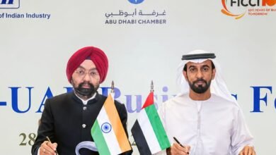 غرفة أبوظبي واتحاد غرف التجارة والصناعة الهندية يوسّعان الشراكة بين مجتمعي الأعمال في أبوظبي والهند