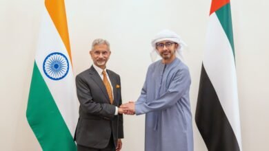 عبد الله بن زايد يبحث المستجدات الإقليمية مع وزير خارجية الهند