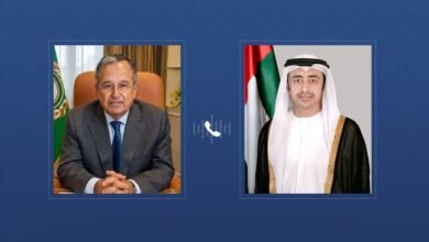 عبدالله بن زايد وأمين عام جامعة الدول العربية يبحثان هاتفيا التطورات الإقليمية