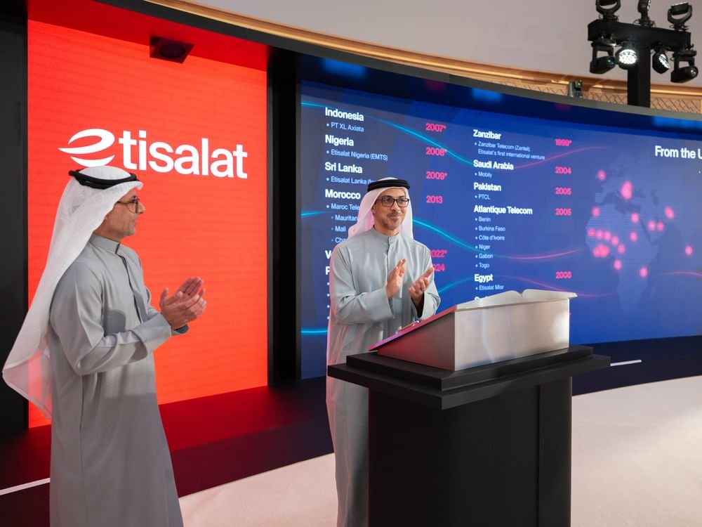 منصور بن زايد يشهد إطلاق مشروع «اتصالات» لتطوير البنية التحتية الرقمية داخل الدولة وخارجها 1 منصور بن زايد يشهد إطلاق مشروع «اتصالات» لتطوير البنية التحتية الرقمية داخل الدولة وخارجها